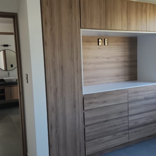 913439dd-b10e-4cb8-a498-d28d03a48fbd